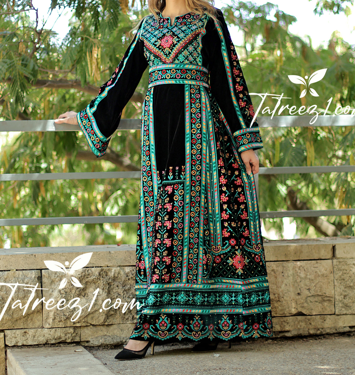 Velvet Navy Blue Stone Embroidery Thoub With Belt 9198499 A