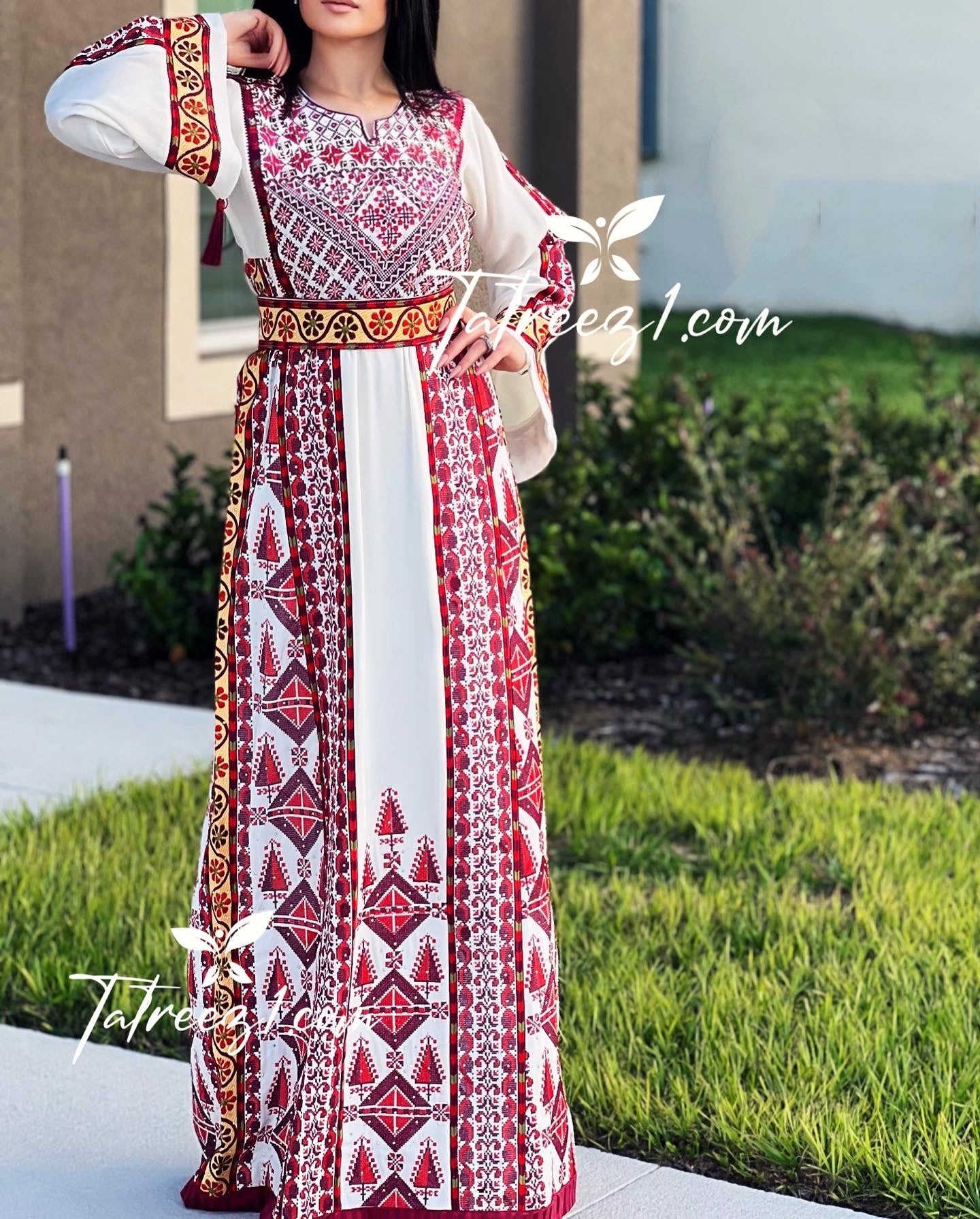 Off white Traditional Thoub Red Embroidery Wide Sleeve Elegant with Reversible Belt