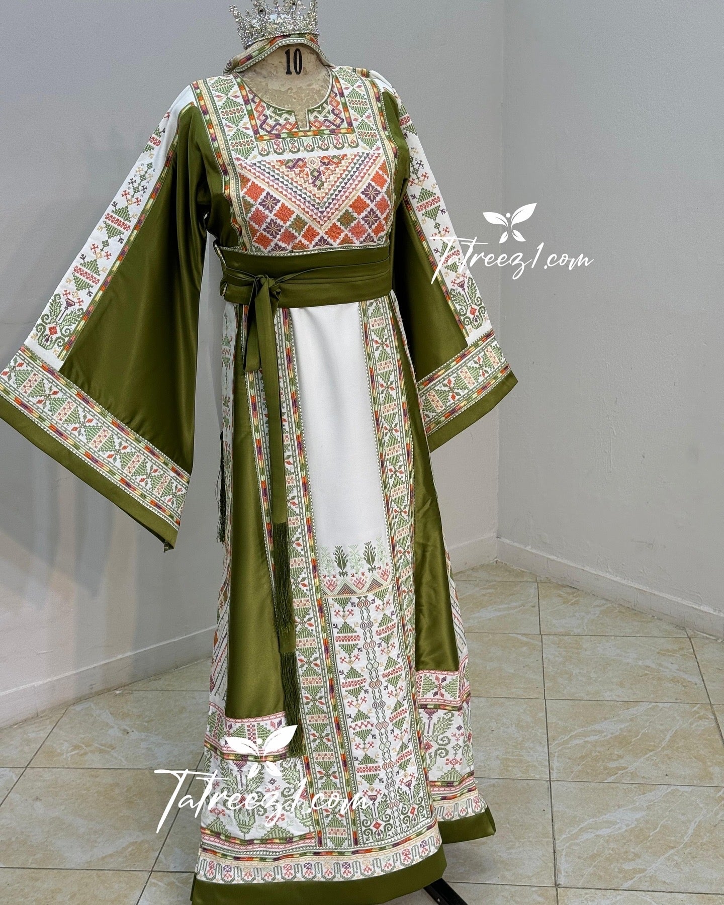 With Reversable Belt Green Astonishing Palstainen Embroidery Traditional Long Thoub With Matching Headpiece