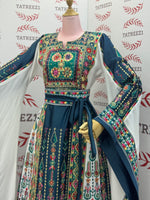 Load image into Gallery viewer, Green Traditional Palestinian Thobe – Richly Embroidered Elegance
