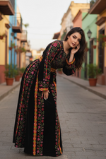 Charger l'image dans la galerie, Black Velvet Bloom Stunning Thoub
