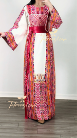 Load image into Gallery viewer, Etameen Malacca Traditional Pink Embroidered Palestinian Fellahi Thobe
