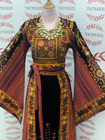 Load image into Gallery viewer, Velvet Jennah wnar Thoub Embroidery Thoub come with Embroidery Belt
