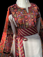 Load image into Gallery viewer, Beige Shade Traditional Malacca Embroidered Palestinian Fellahi Thobe
