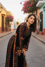 Charger l'image dans la galerie, Black Velvet Bloom Stunning Thoub
