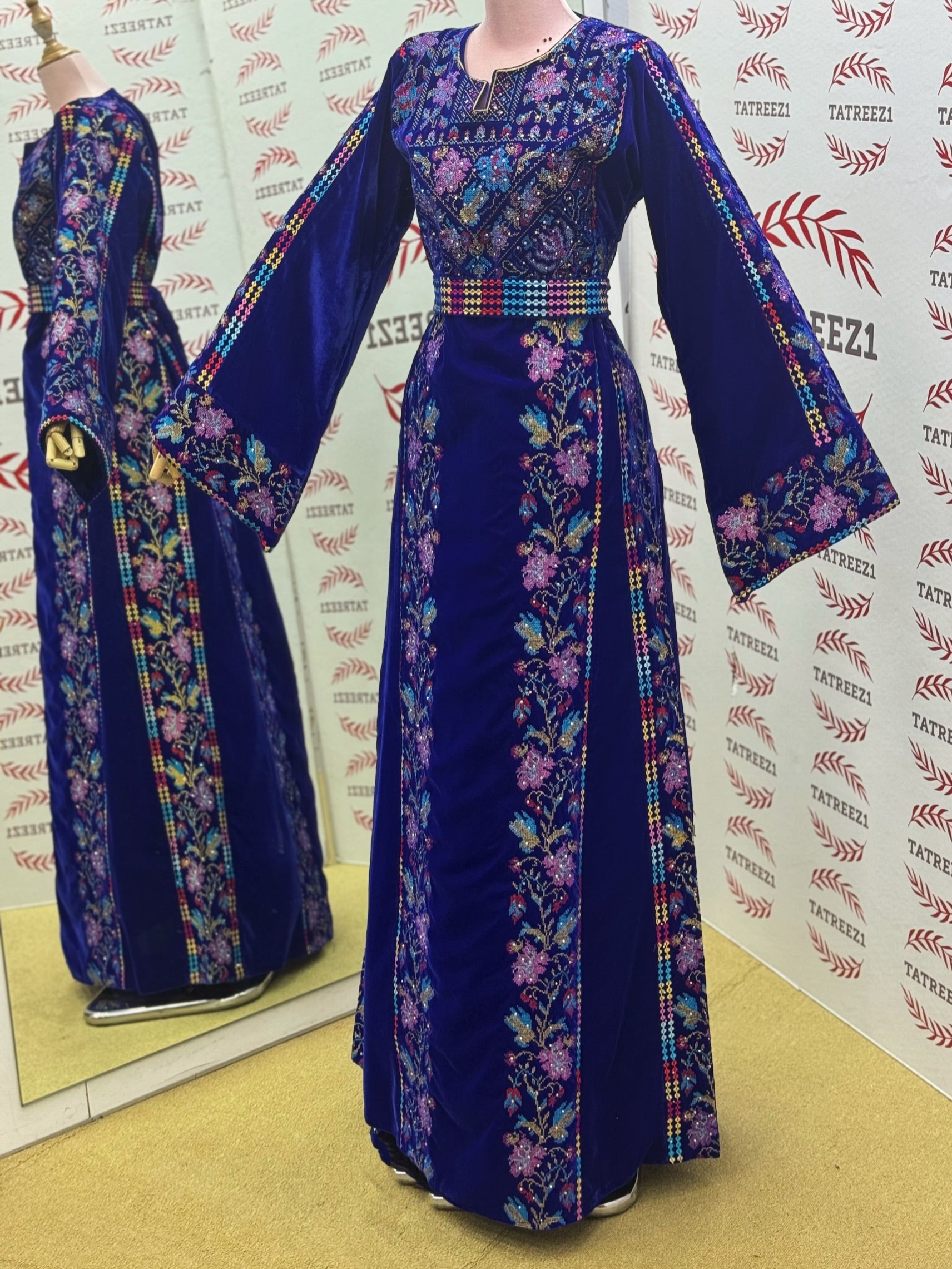 Blue Velvet Bloom Stunning Thoub