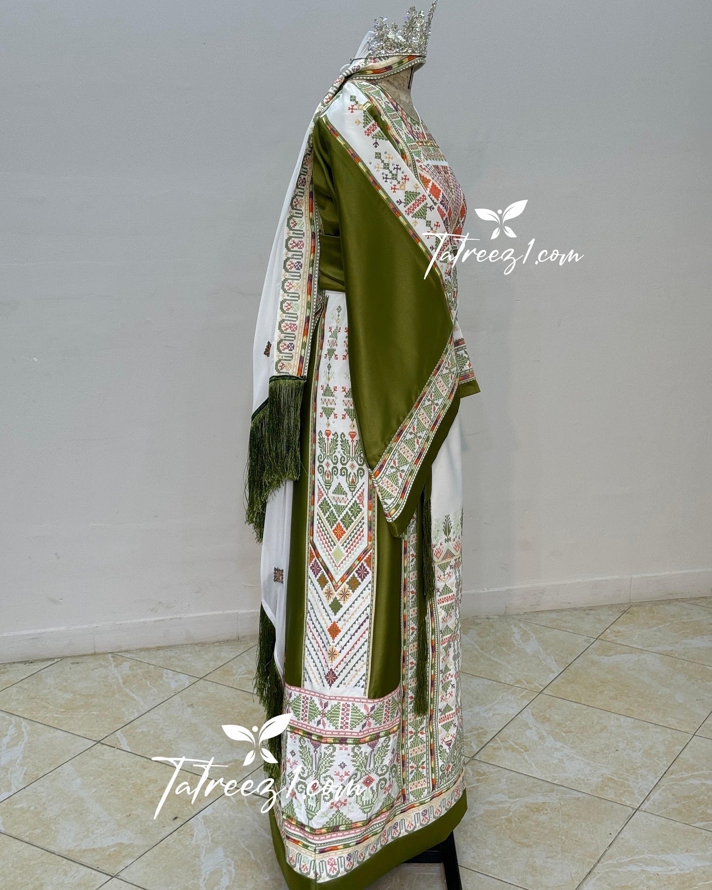 With Reversable Belt Green Astonishing Palstainen Embroidery Traditional Long Thoub With Matching Headpiece