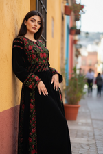 Charger l'image dans la galerie, Velvet Simply Bloomed Elegant  Embroidered Palestinian Thobe
