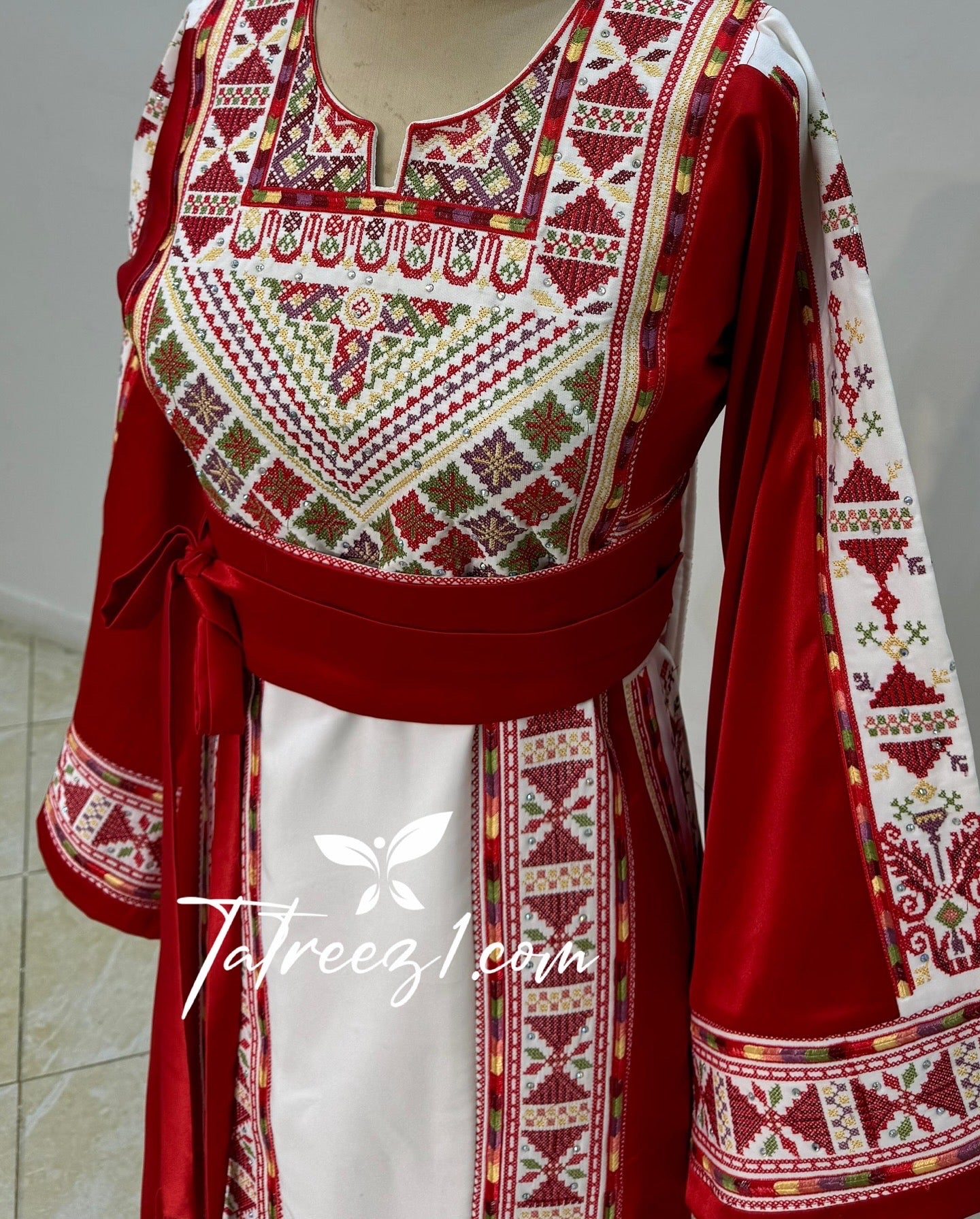 With Reversable Belt Red  Astonishing Palstainen Embroidery Traditional Long Thoub With Matching Headpiece