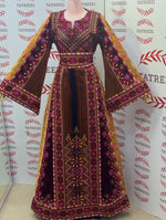 Load image into Gallery viewer, Maroon New Collection Jennah wnar Malacca Thoub Silk Velvet  Embroidery Thoub come with Embroidery Belt
