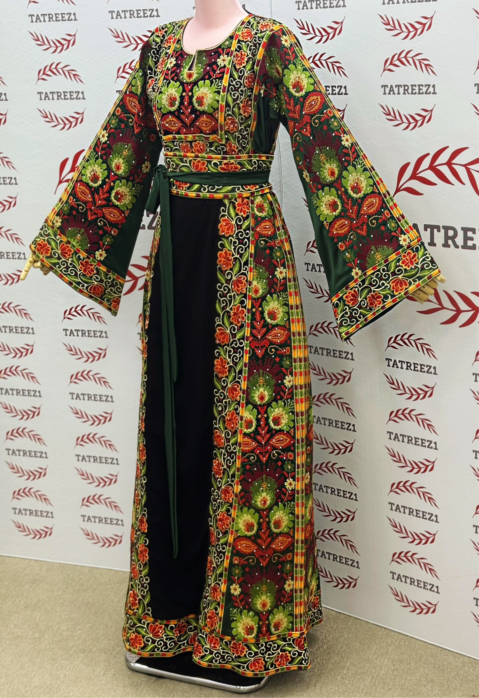 Green Embroidery Traditional luxurious touch Thoub