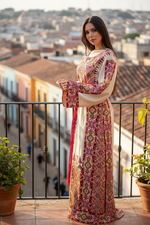 Charger l'image dans la galerie, Etameen Pink Embroidered Palestinian Fellahi Thobe With Kashmir belt
