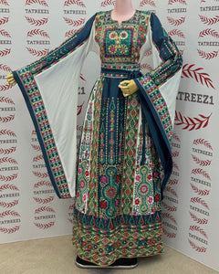Green Traditional Palestinian Thobe – Richly Embroidered Elegance