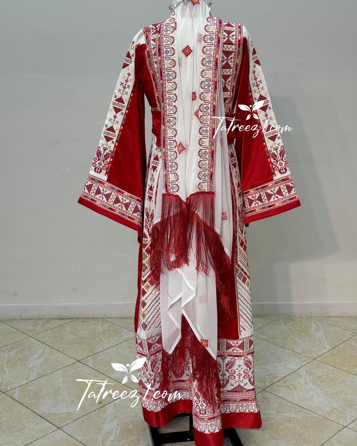 With Reversable Belt Red  Astonishing Palstainen Embroidery Traditional Long Thoub With Matching Headpiece