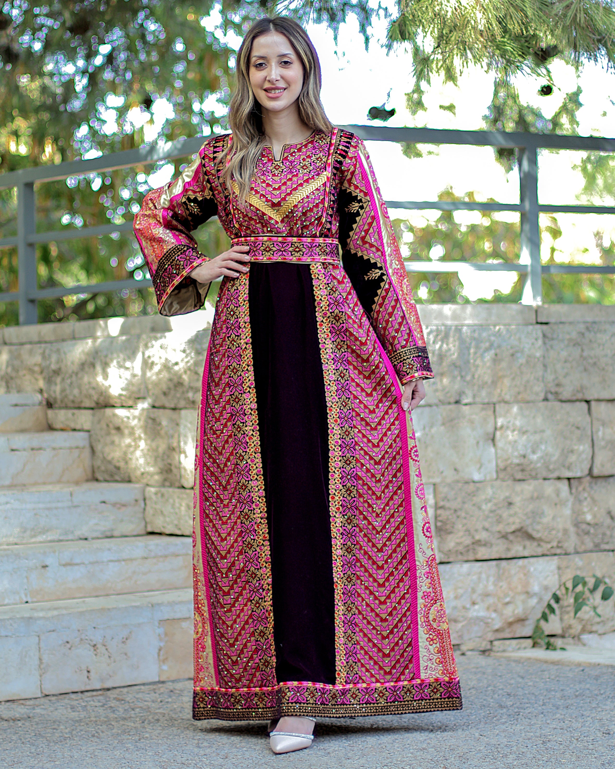 Pink Embroidery Malacca Silk Velvet Stone Embroidery Thoub