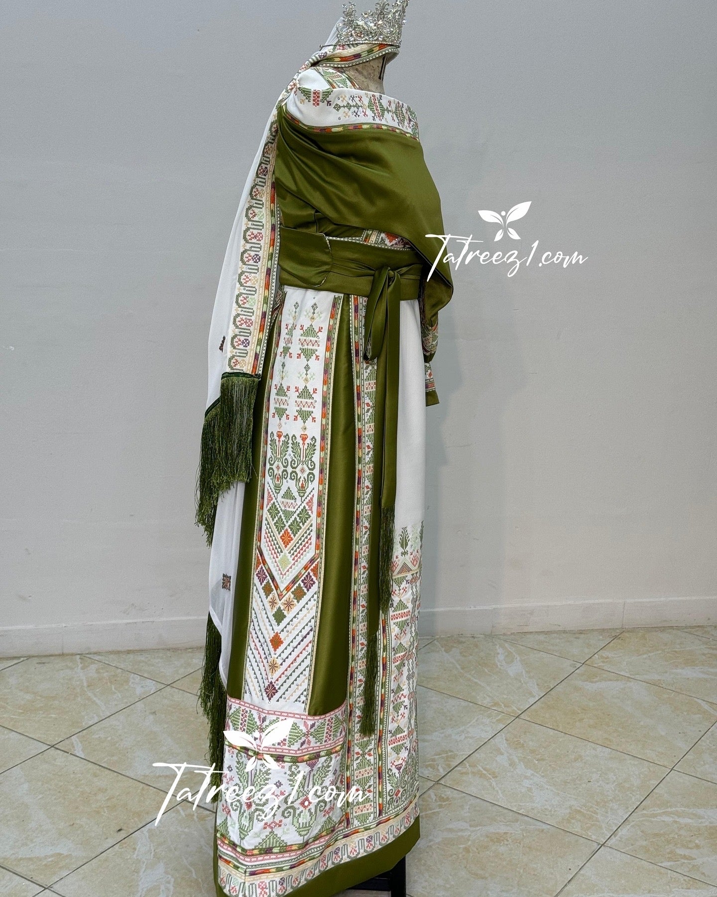 With Reversable Belt Green Astonishing Palstainen Embroidery Traditional Long Thoub With Matching Headpiece