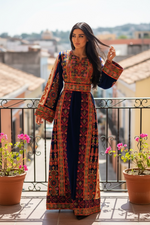 Charger l'image dans la galerie, Blue Malacca Silk Velvet Stone Embroidery Thoub
