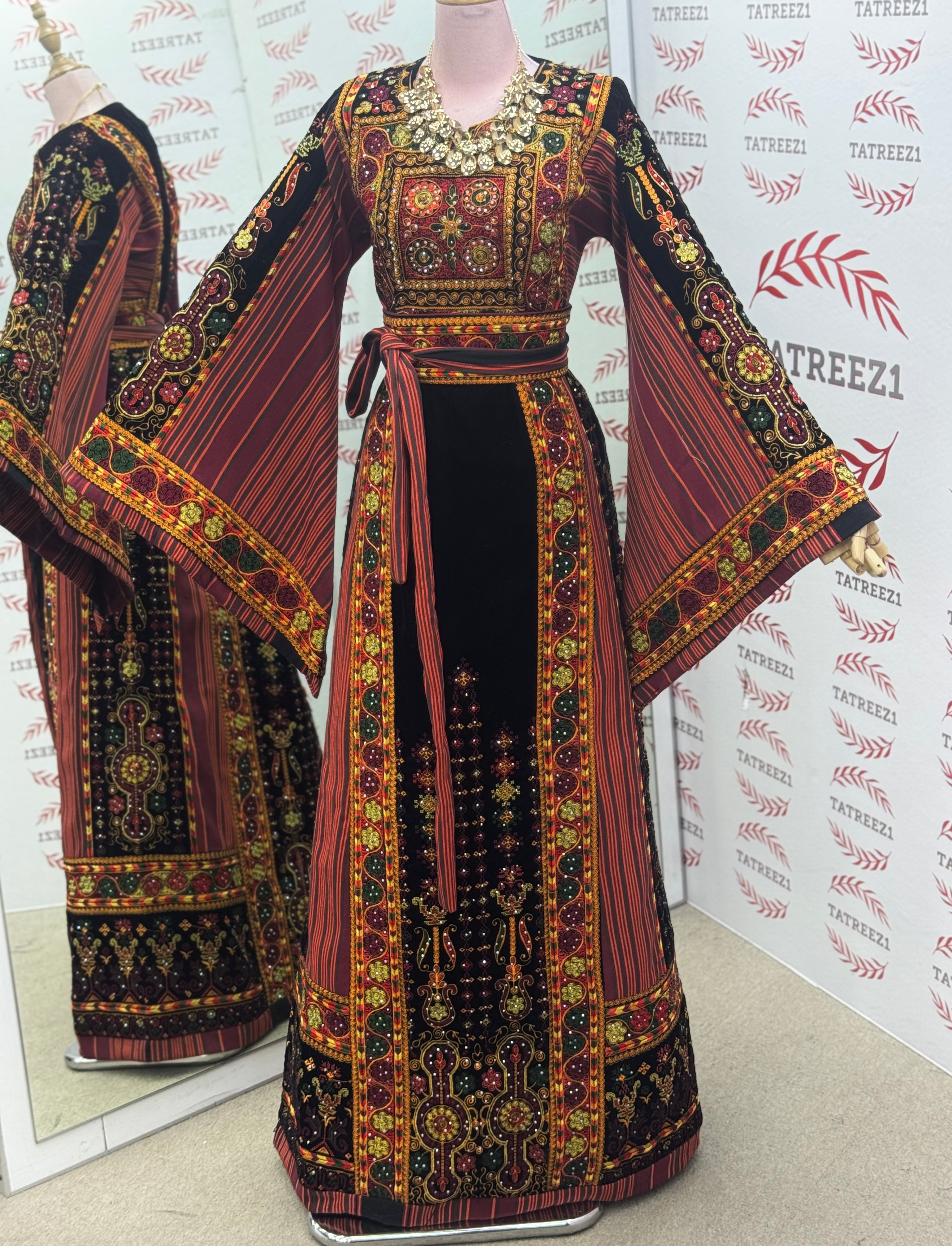 Velvet Jennah wnar Thoub Embroidery Thoub come with Embroidery Belt