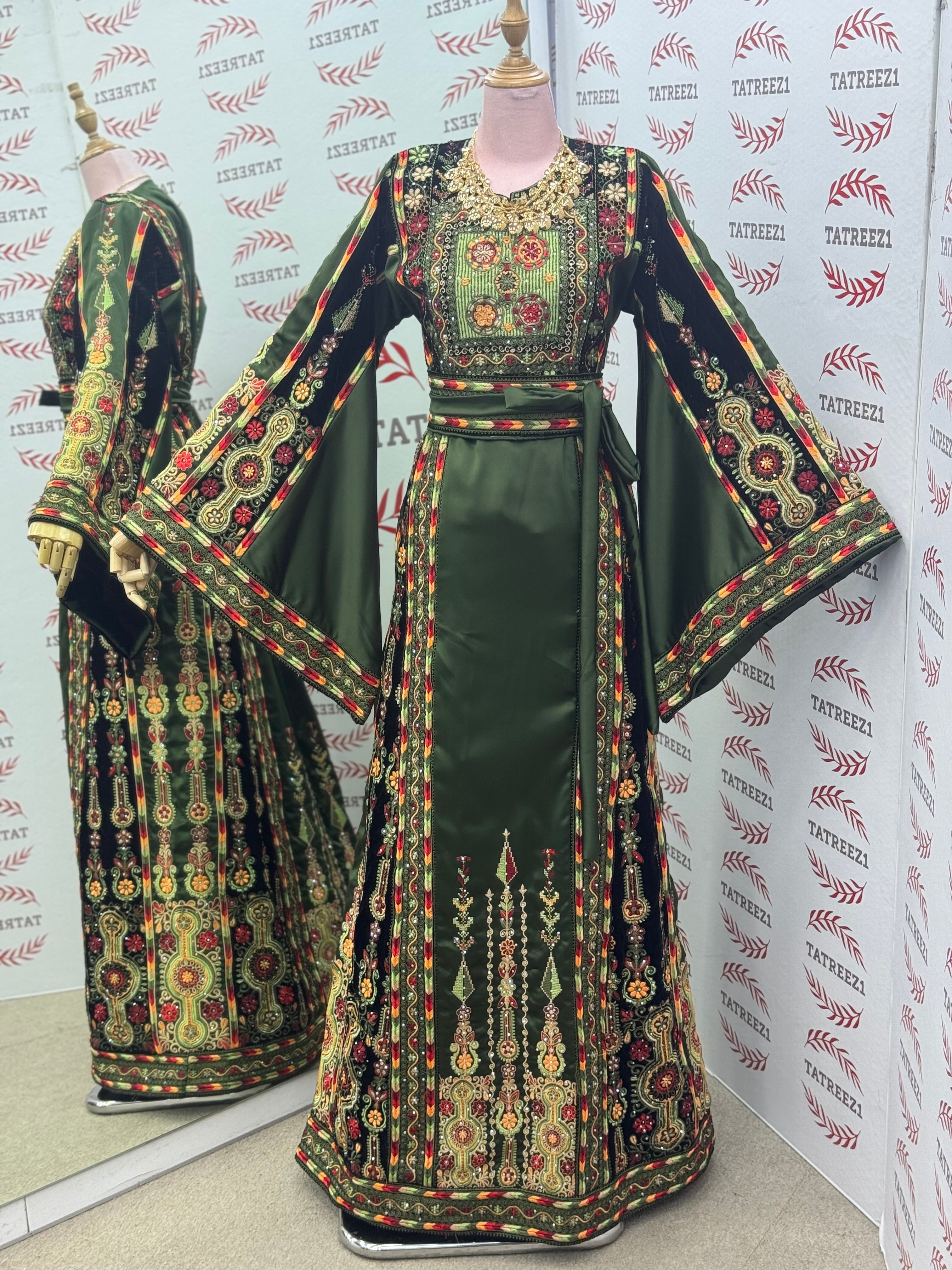 Luxurious Satin Thoub in Emerald Green