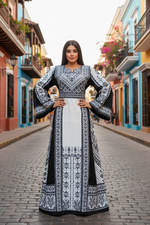 Charger l'image dans la galerie, White &amp; Black Color thoub Embroidered Palestinian Fellahi Thobe With Belt
