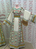 Load image into Gallery viewer, The Saffron Bloom Thobe Paired with the Matching Heritage Shawl
