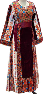 Load image into Gallery viewer, Malacca Thoub Silk Velvet Maroon Embroidery Thoub
