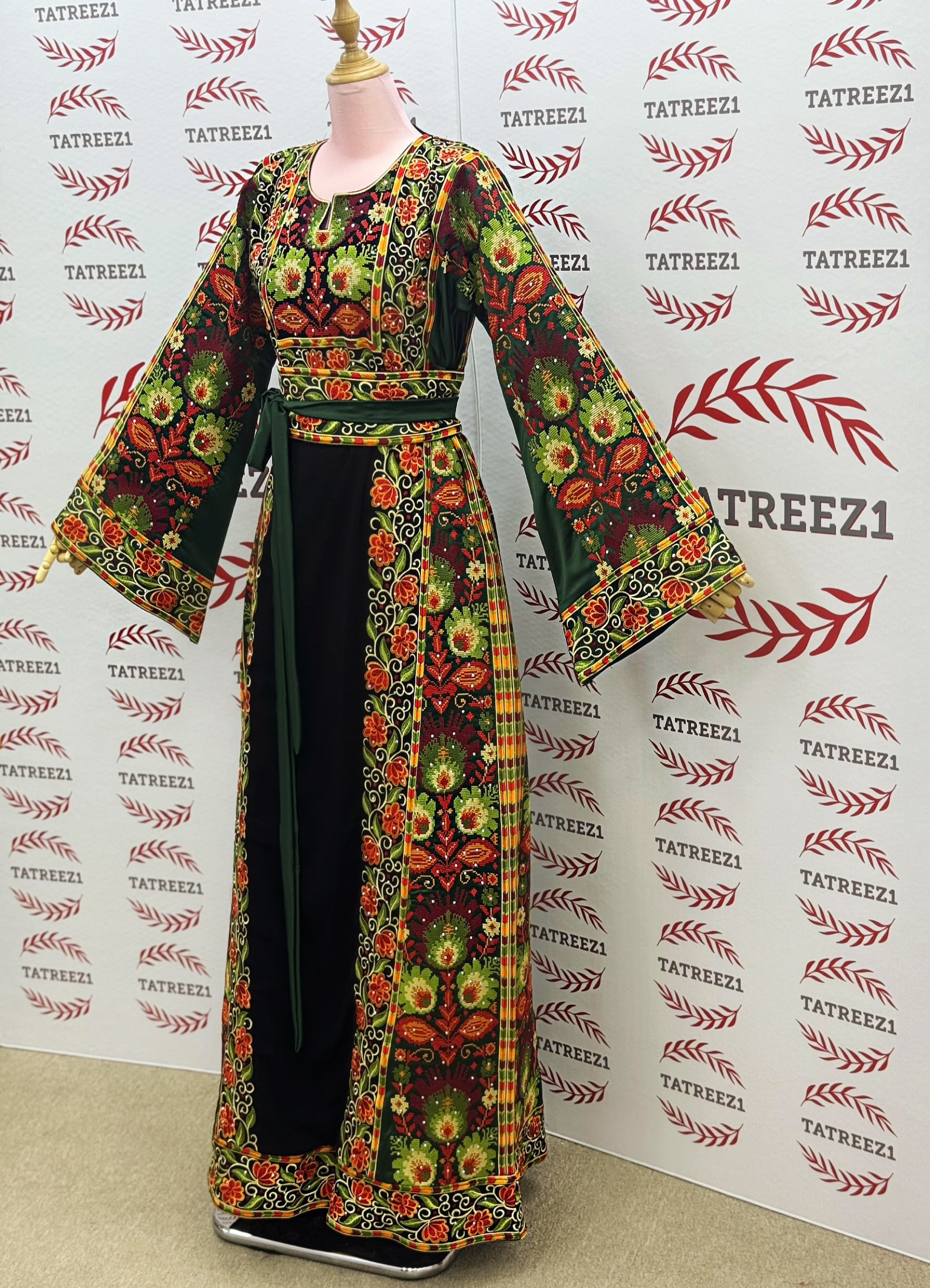 Green Embroidery Traditional luxurious touch Thoub