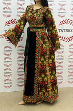 Load image into Gallery viewer, Green Embroidery Traditional luxurious touch Thoub
