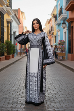 Charger l'image dans la galerie, White &amp; Black Color thoub Embroidered Palestinian Fellahi Thobe With Belt
