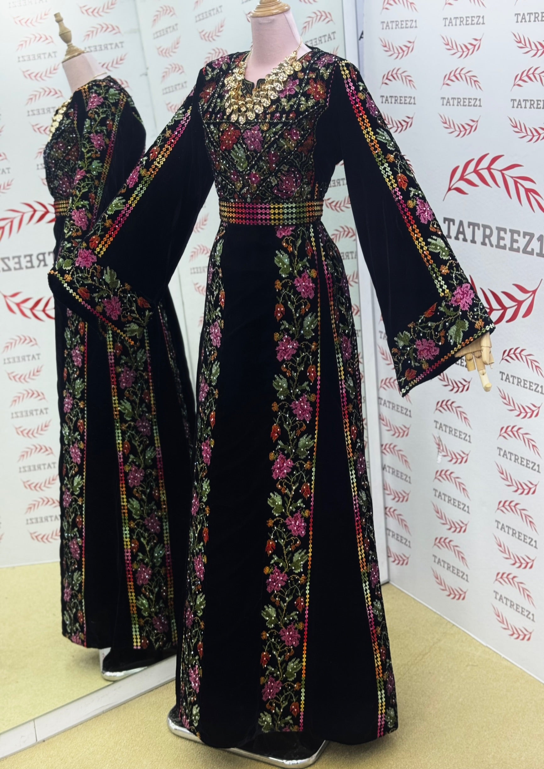 Black Velvet Bloom Stunning Thoub