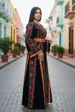 Charger l'image dans la galerie, Black Velvet Bloom Stunning Thoub
