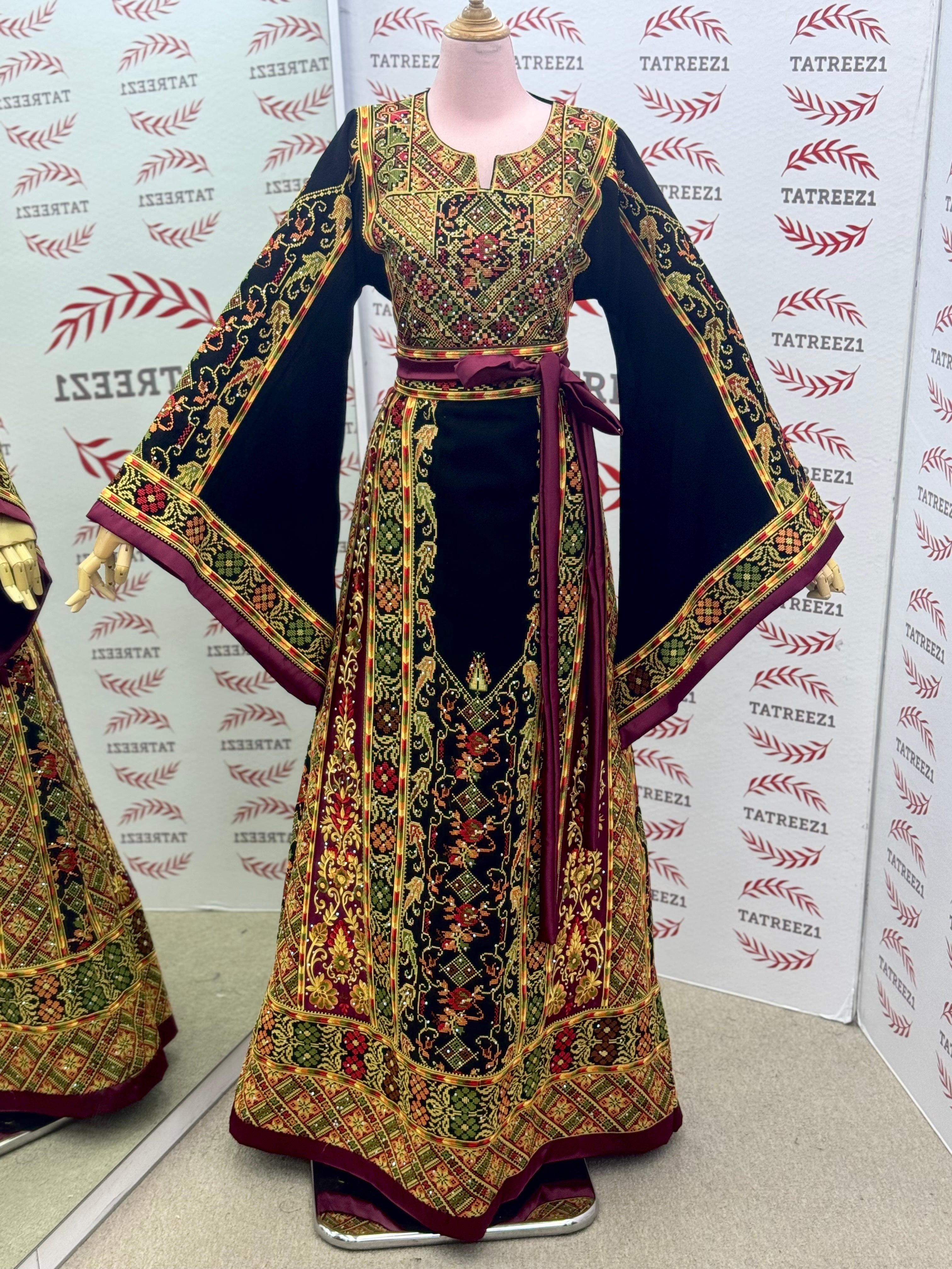 The Royal Queen Thoub Golden Embroidery