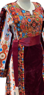 Load image into Gallery viewer, Malacca Thoub Silk Velvet Maroon Embroidery Thoub
