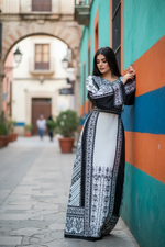 Charger l'image dans la galerie, White &amp; Black Color thoub Embroidered Palestinian Fellahi Thobe With Belt
