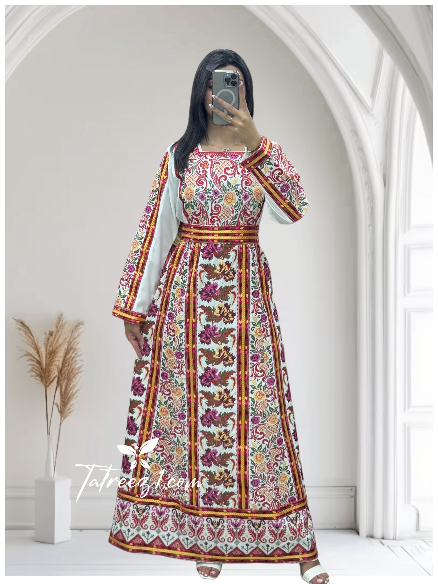 New Collcation Beautiful Elegant Fully Embroidery Thoub