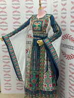 Load image into Gallery viewer, Green Traditional Palestinian Thobe – Richly Embroidered Elegance
