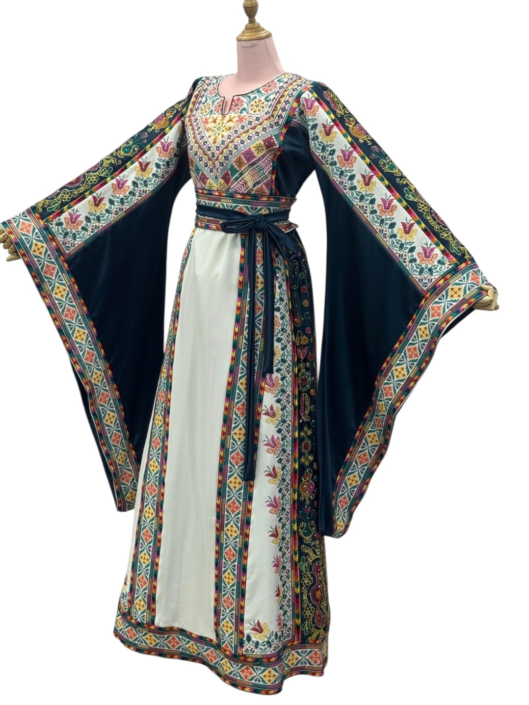 Stunning Green Long Sleeve Embroidered Palestinian Thobe