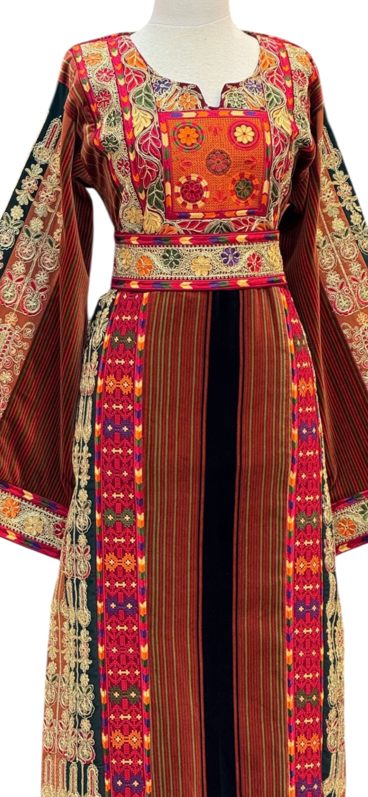 Jennah wnar Malacca Thoub Silk Velvet  Embroidery Thoub