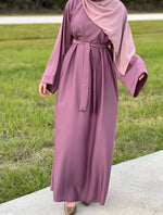 Load image into Gallery viewer, Blushing Pocketed Abaya

