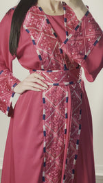 Charger et lire la vidéo dans la visionneuse de la Galerie, Made in Dubai Pink Beautiful Set Embroidery Caftan Abaya
