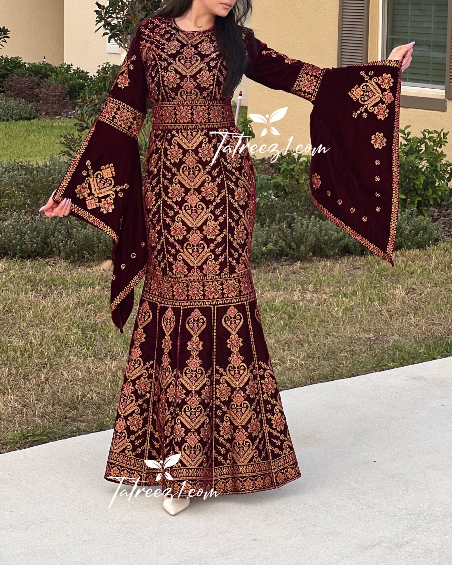 Maroon Luxury Mermaid Embroidery Velvet Thoub