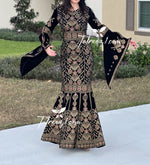 Load image into Gallery viewer, Black Luxury Mermaid Gold Embroidery Velvet Thoub
