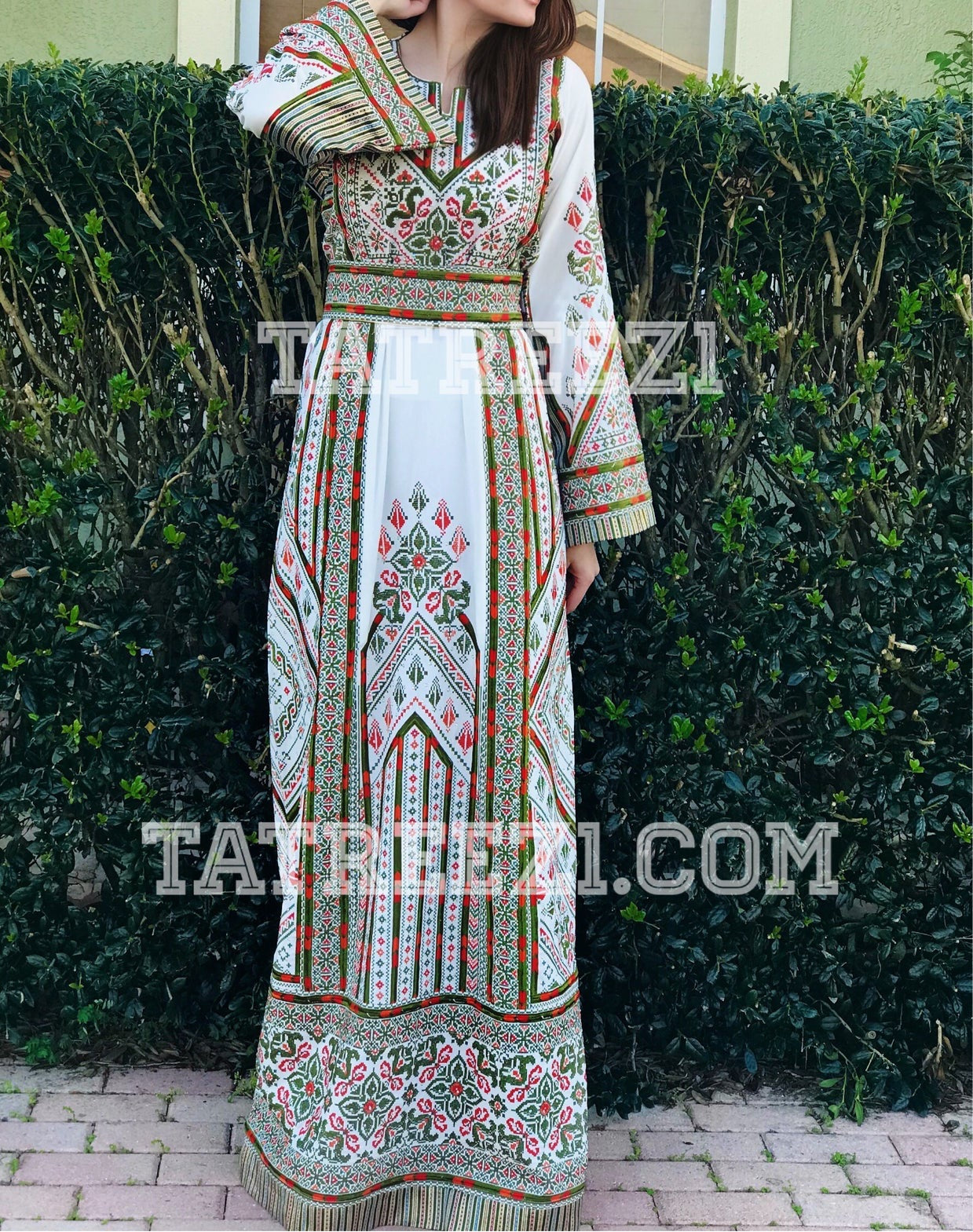 Green/White Traditional Kashmir Embroidered Palestinian Fellahi Thobe