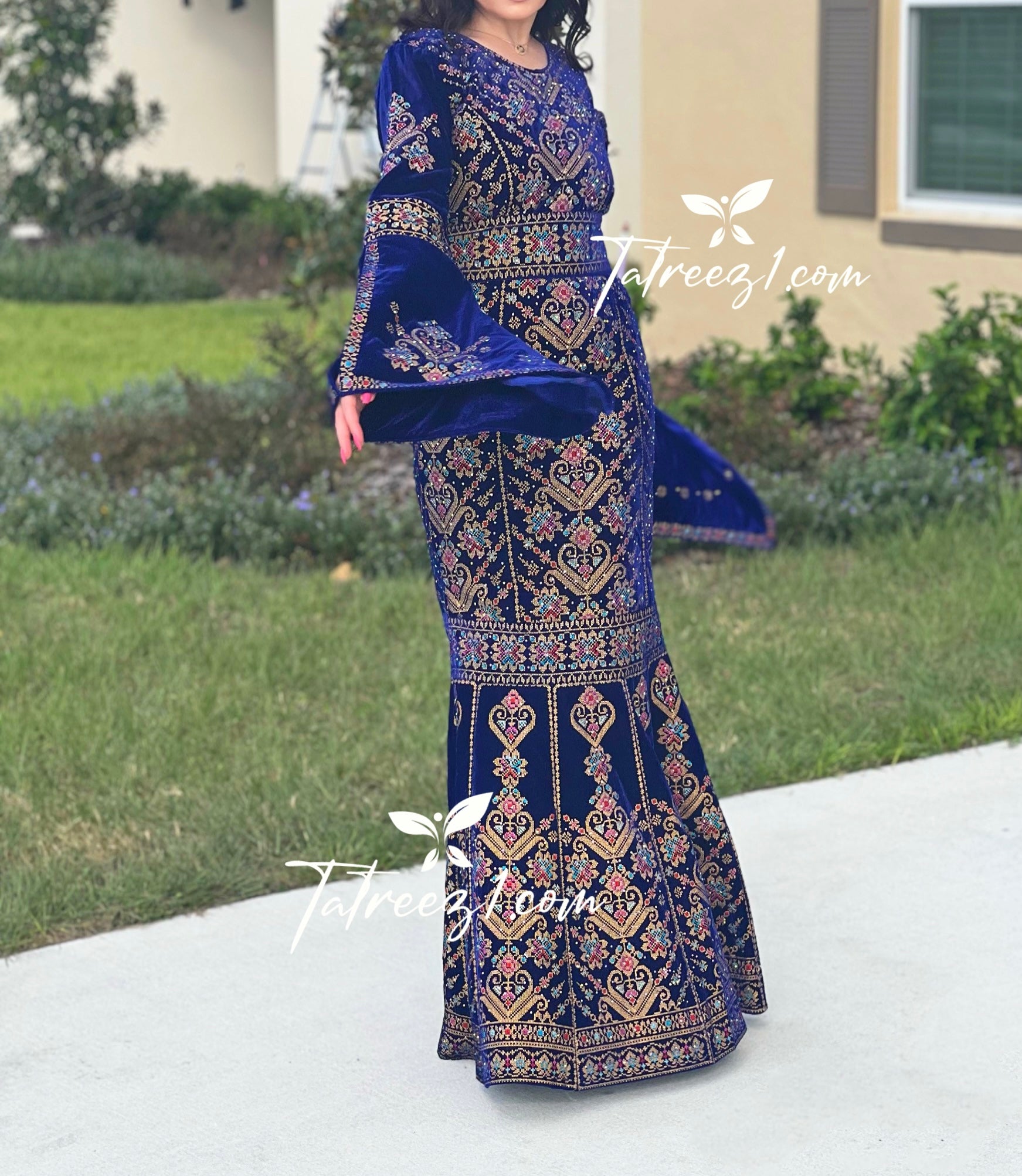 Blue Luxury Mermaid Embroidery Velvet Thoub