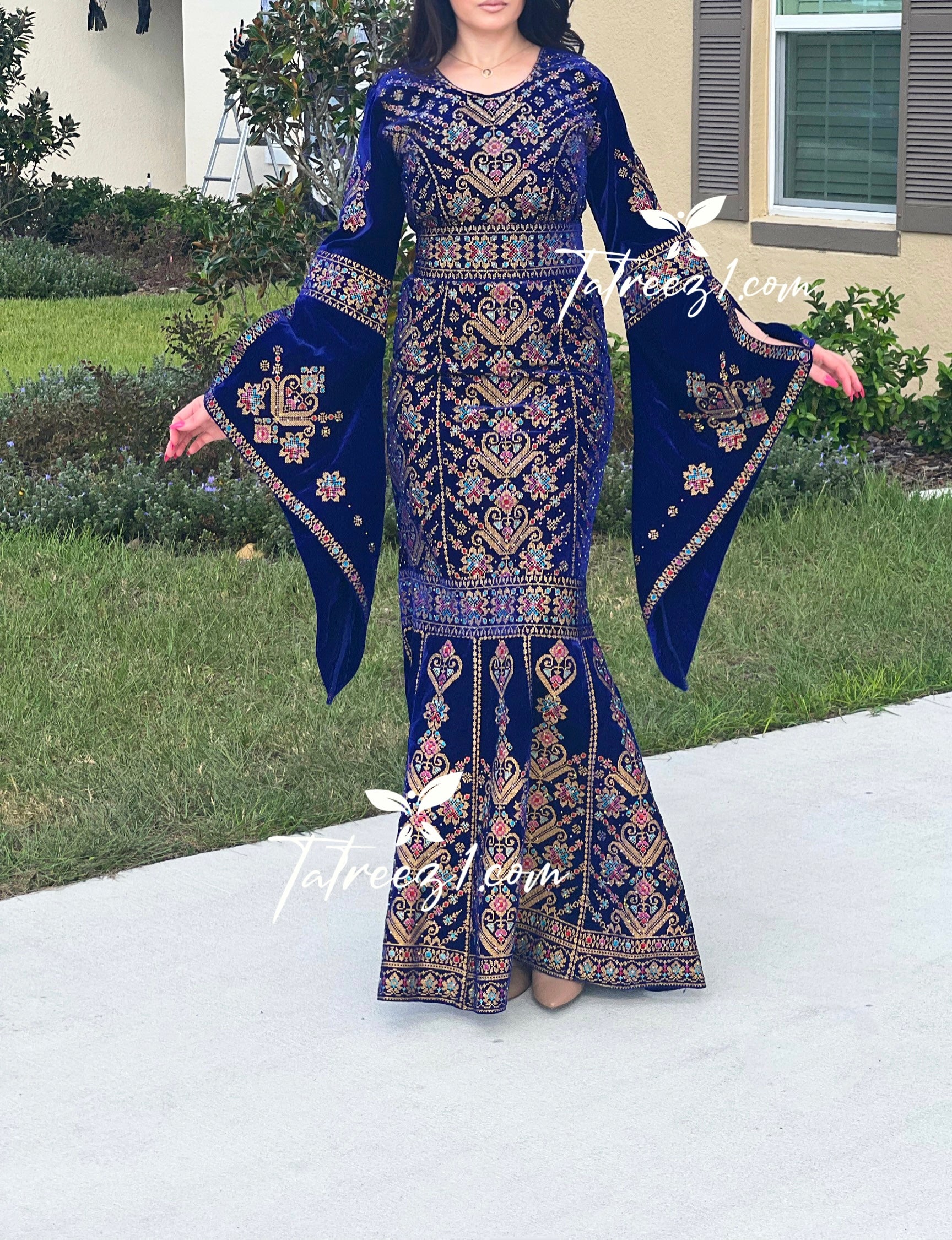 Blue Luxury Mermaid Embroidery Velvet Thoub