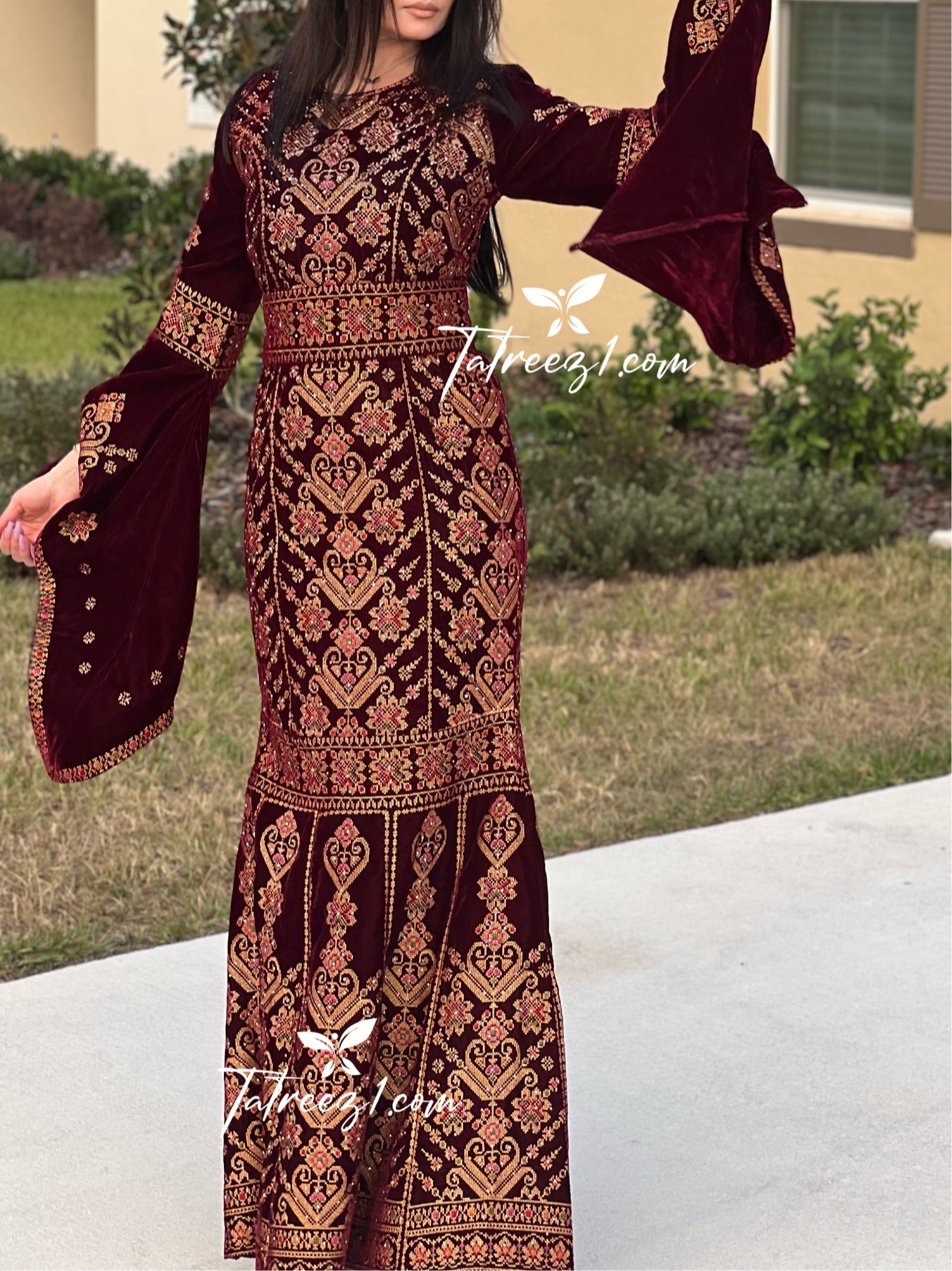 Maroon Luxury Mermaid Embroidery Velvet Thoub