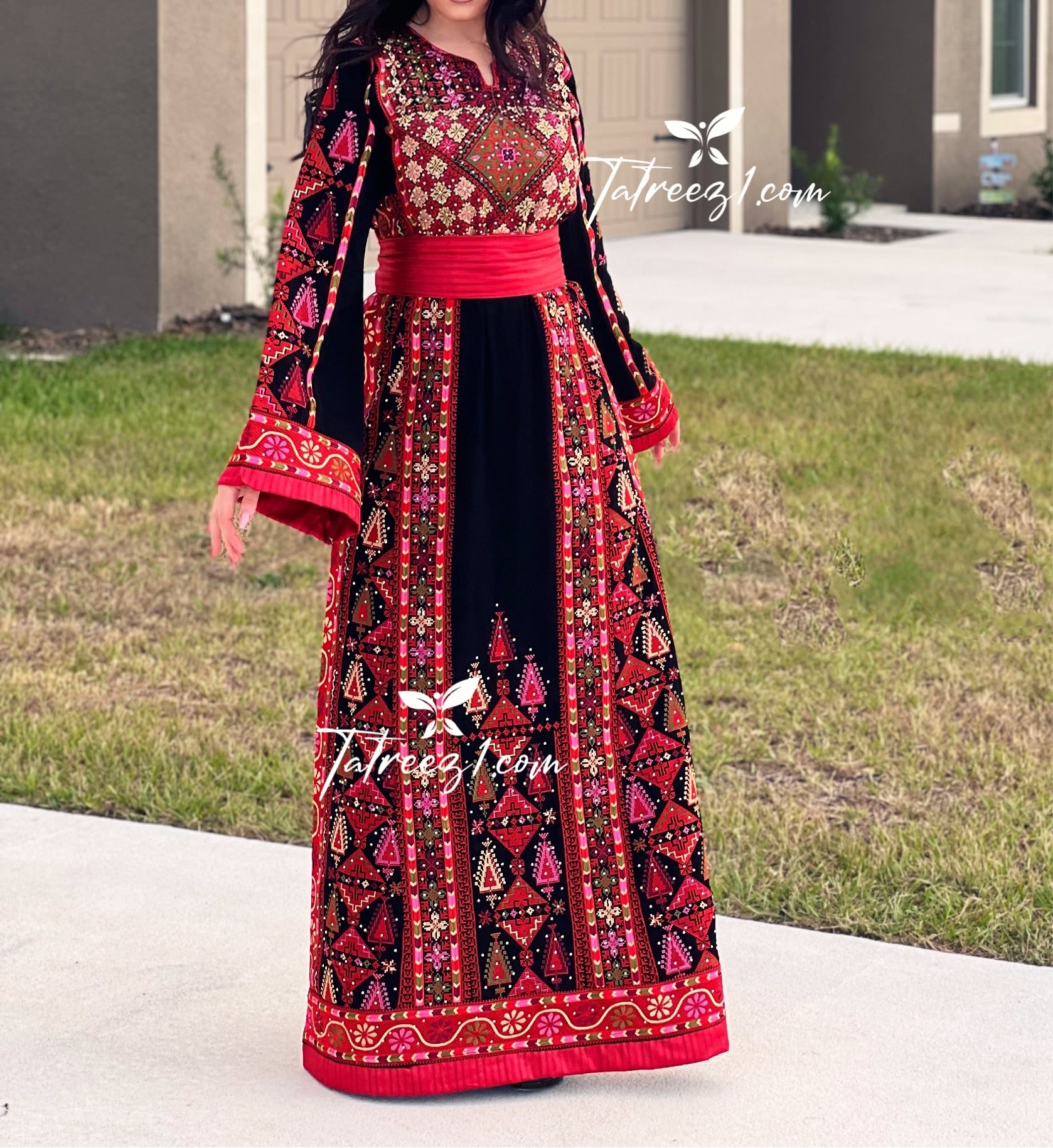 Red Traditional  Thoub  Embroidery Stone  Thobe with Matching Embroidery Belt