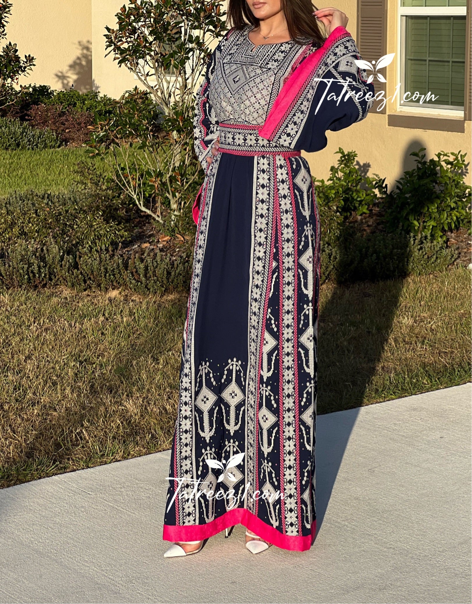 Navy Embroidery Qasab Thoub  Wide Sleeve Elegant with Reversible Belt