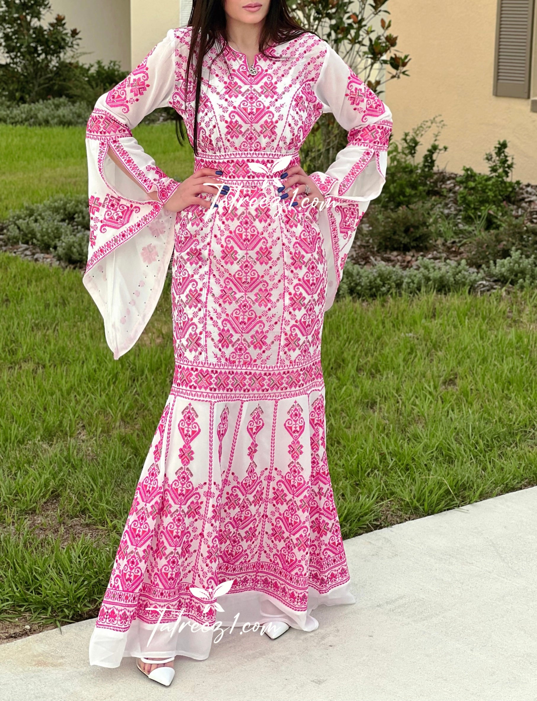 Miss Princess With Pink Embroidery Long Thoub Dress