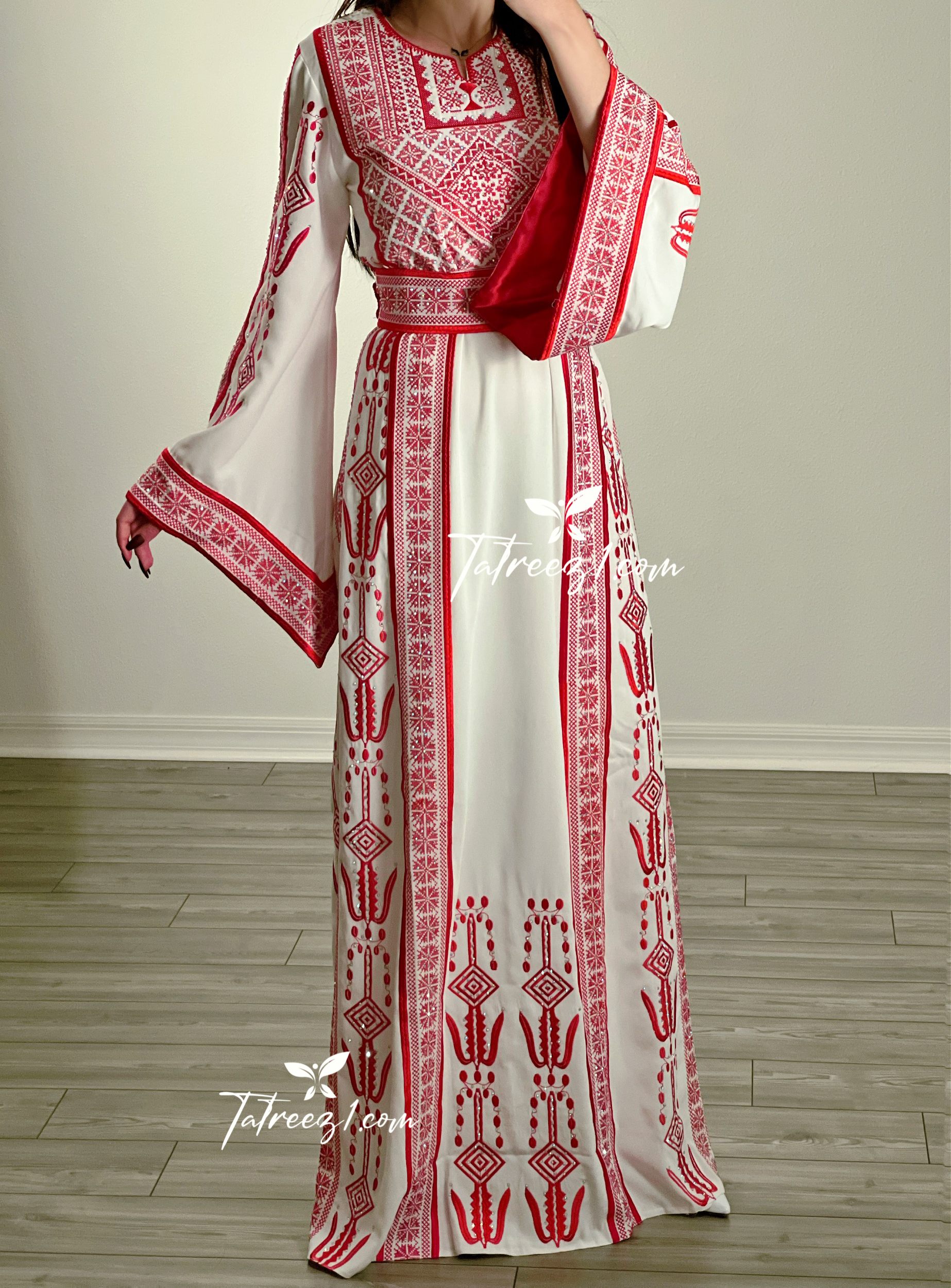 Traditional Red Embroidery Thoub Stone Wide Sleeve Elegant with Reversible Belt